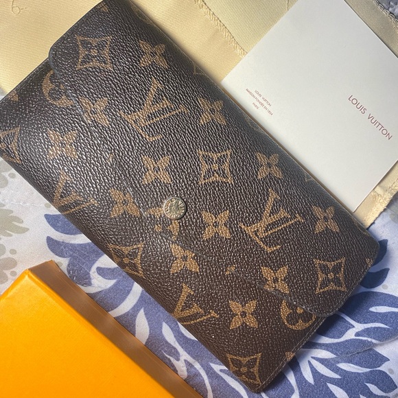 Louis Vuitton Sarah wallet